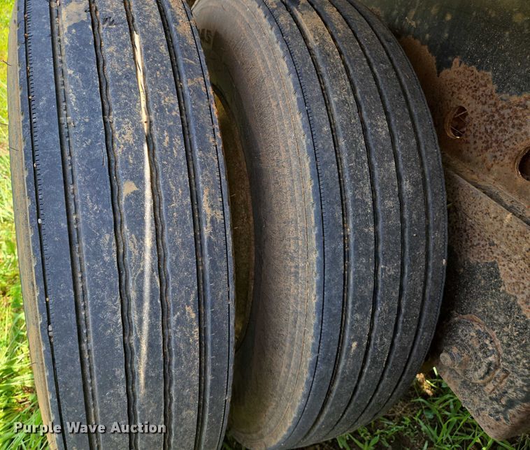 image for item DW7065 2000 Transcraft flatbed trailer