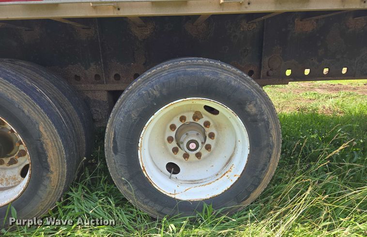 image for item DW7065 2000 Transcraft flatbed trailer