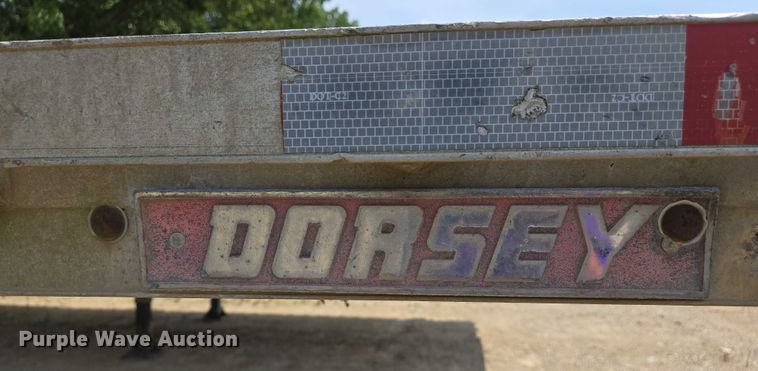 image for item DW7072 1994 Dorsey flatbed trailer