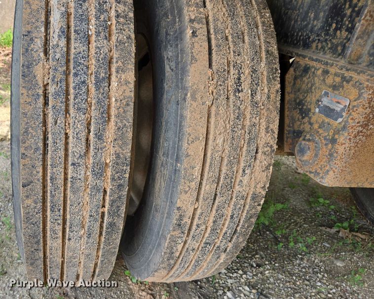 image for item DW7072 1994 Dorsey flatbed trailer