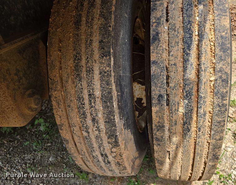 image for item DW7072 1994 Dorsey flatbed trailer