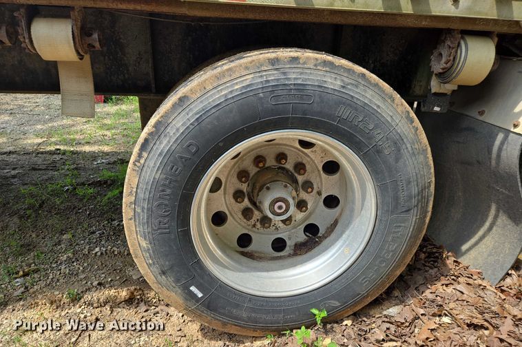 image for item DW7072 1994 Dorsey flatbed trailer