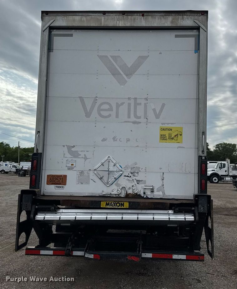 image for item DY0057 2011 Utility Trailers VS2DX dry van trailer