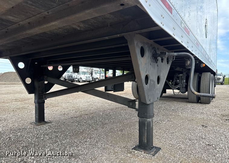 image for item DY0057 2011 Utility Trailers VS2DX dry van trailer