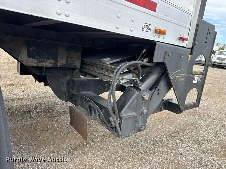 image for item DY0057 2011 Utility Trailers VS2DX dry van trailer