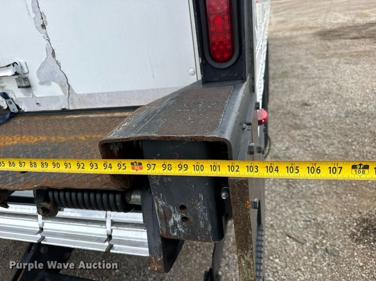 image for item DY0057 2011 Utility Trailers VS2DX dry van trailer