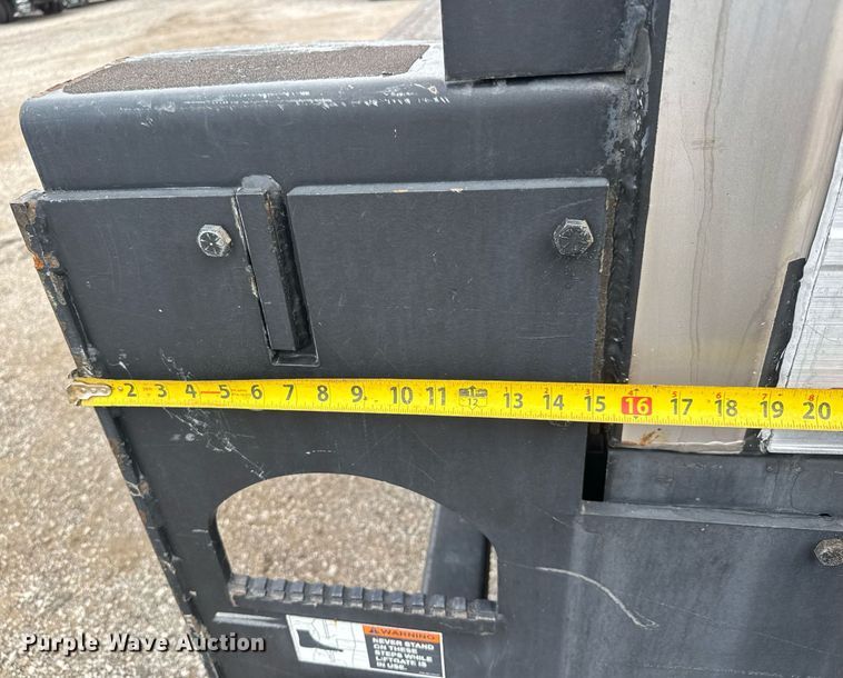 image for item DY0057 2011 Utility Trailers VS2DX dry van trailer