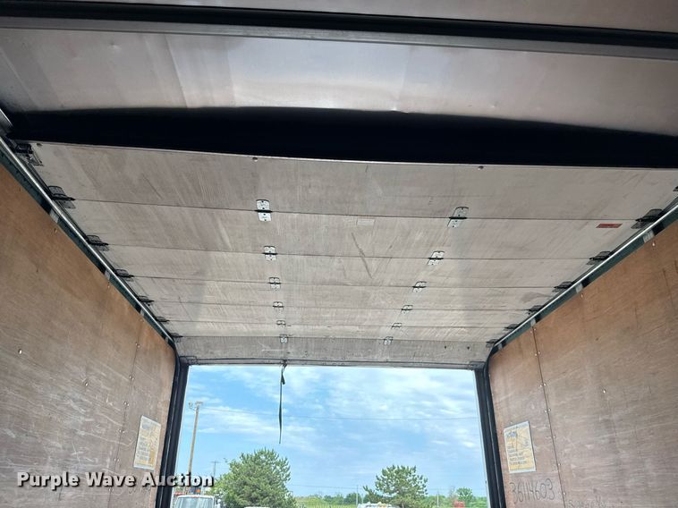 image for item DY0057 2011 Utility Trailers VS2DX dry van trailer