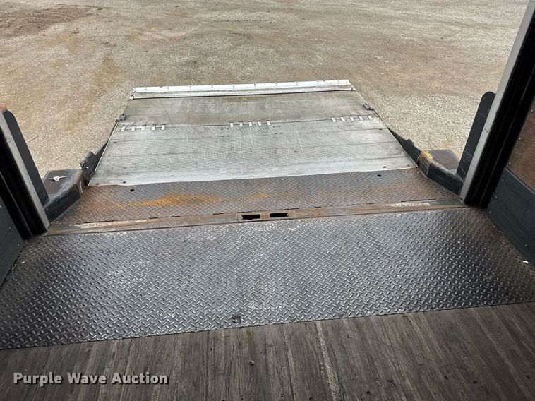 image for item DY0057 2011 Utility Trailers VS2DX dry van trailer