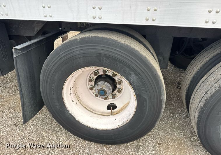 image for item DY0057 2011 Utility Trailers VS2DX dry van trailer