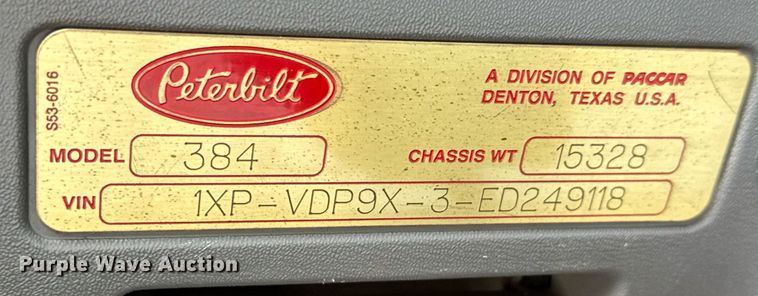 image for item DY0177 2014 Peterbilt 384 semi truck