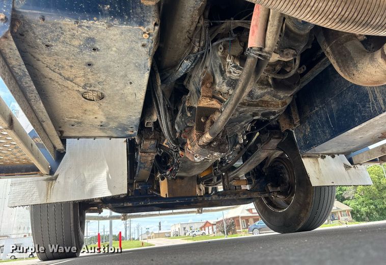 image for item DY0219 2007 Kenworth  T800 semi truck