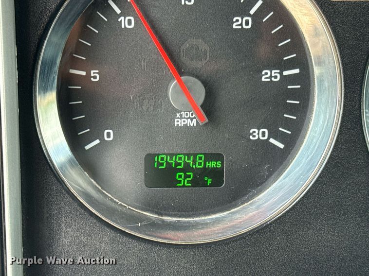 image for item DY0219 2007 Kenworth  T800 semi truck