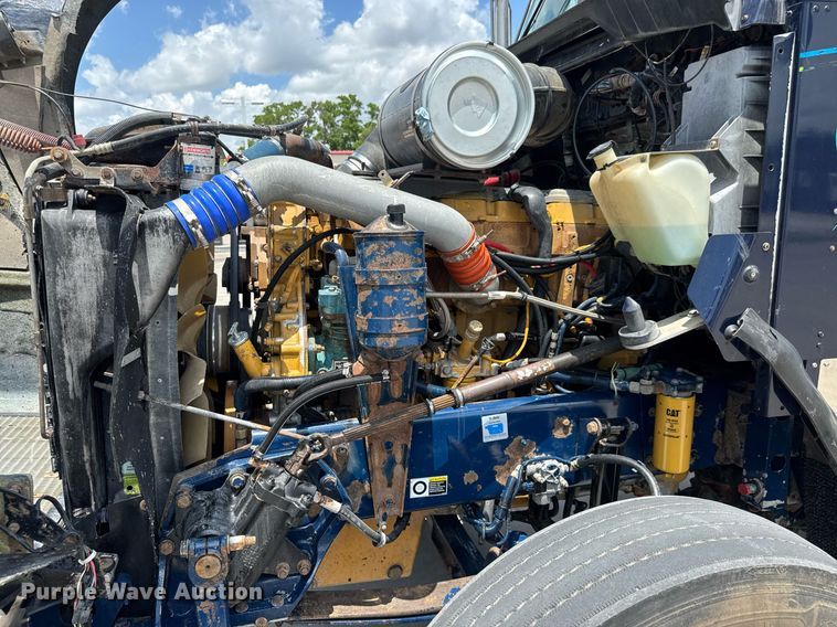 image for item DY0219 2007 Kenworth  T800 semi truck