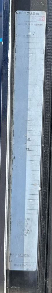 image for item DY0219 2007 Kenworth  T800 semi truck