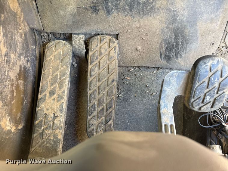 image for item DZ4068 1998 Ford LT9513 semi truck