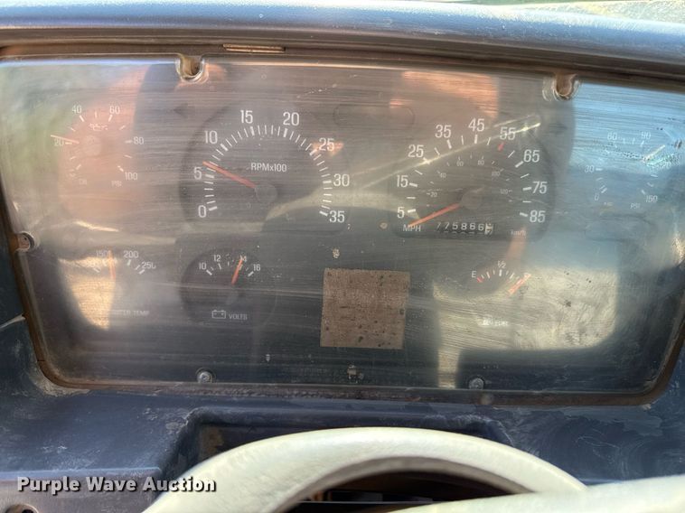 image for item DZ4068 1998 Ford LT9513 semi truck