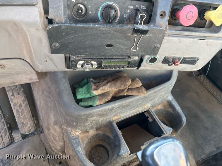 image for item DZ4068 1998 Ford LT9513 semi truck