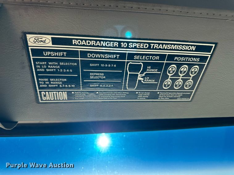 image for item DZ4068 1998 Ford LT9513 semi truck