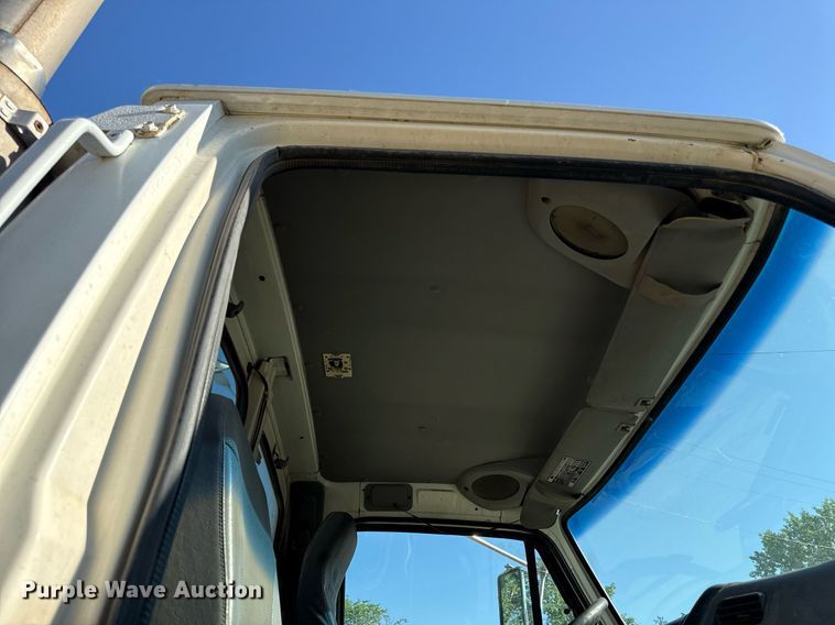 image for item DZ4068 1998 Ford LT9513 semi truck