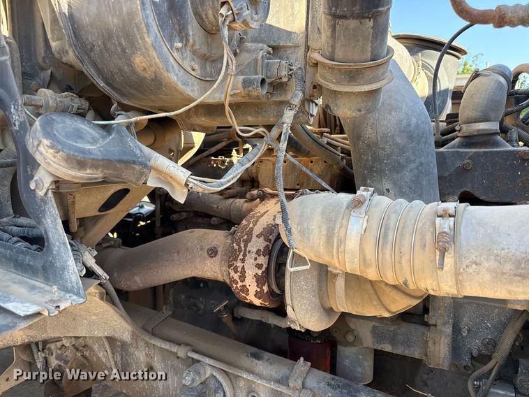 image for item DZ4068 1998 Ford LT9513 semi truck