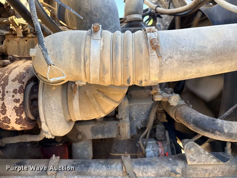 image for item DZ4068 1998 Ford LT9513 semi truck