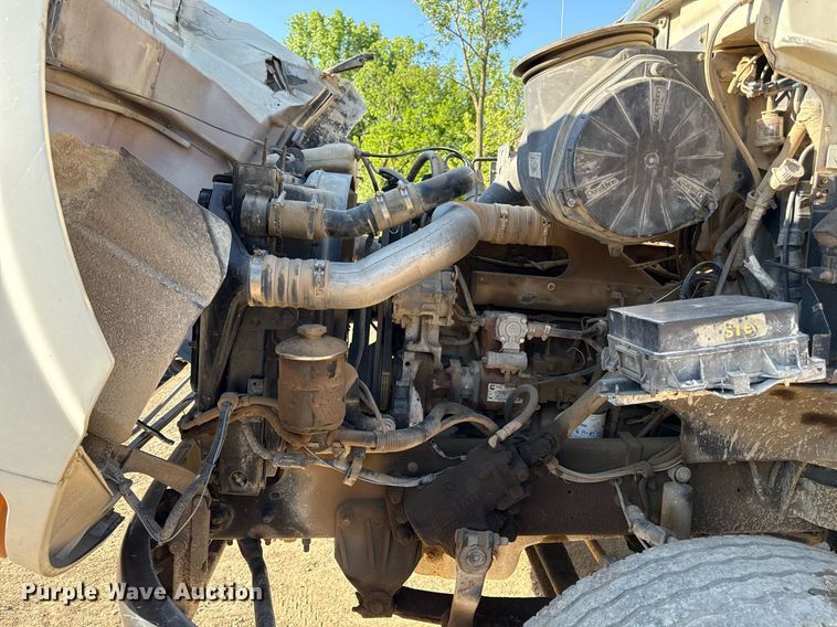 image for item DZ4068 1998 Ford LT9513 semi truck