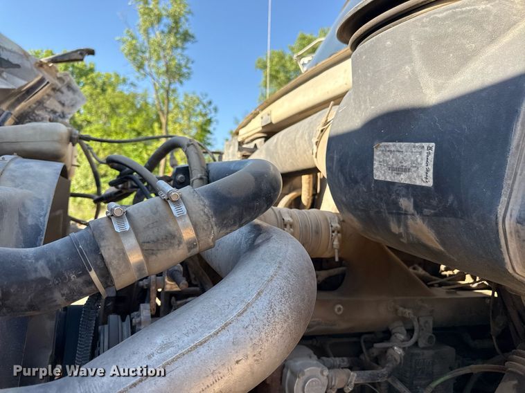 image for item DZ4068 1998 Ford LT9513 semi truck