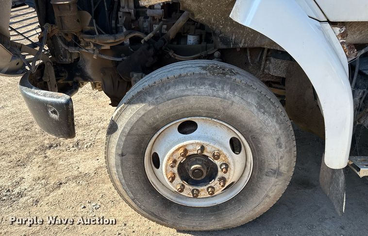 image for item DZ4068 1998 Ford LT9513 semi truck