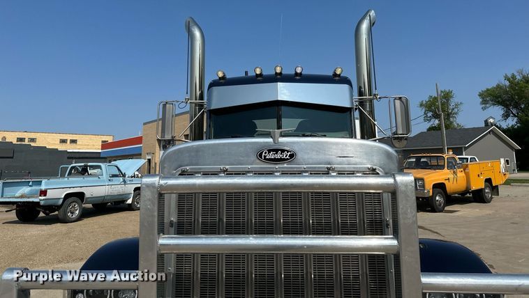 image for item EB2601 2000 Peterbilt 379 semi truck