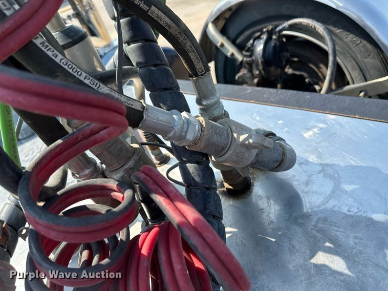 image for item EB2601 2000 Peterbilt 379 semi truck