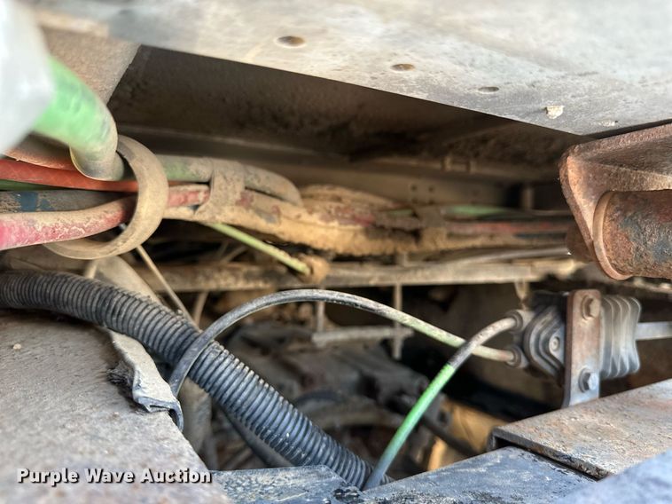 image for item EB2601 2000 Peterbilt 379 semi truck