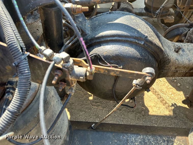 image for item EB2601 2000 Peterbilt 379 semi truck