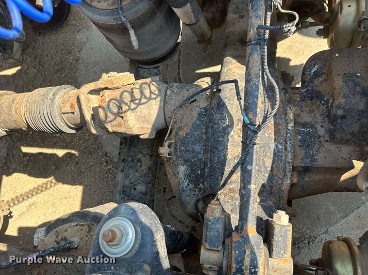 image for item EB2601 2000 Peterbilt 379 semi truck