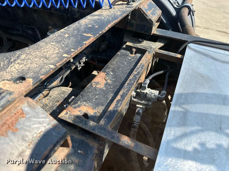 image for item EB2601 2000 Peterbilt 379 semi truck