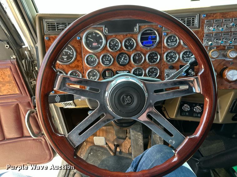 image for item EB2601 2000 Peterbilt 379 semi truck