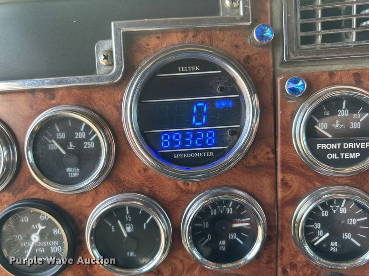 image for item EB2601 2000 Peterbilt 379 semi truck