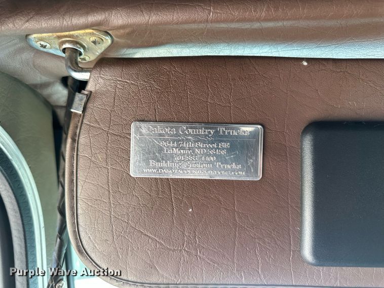 image for item EB2601 2000 Peterbilt 379 semi truck