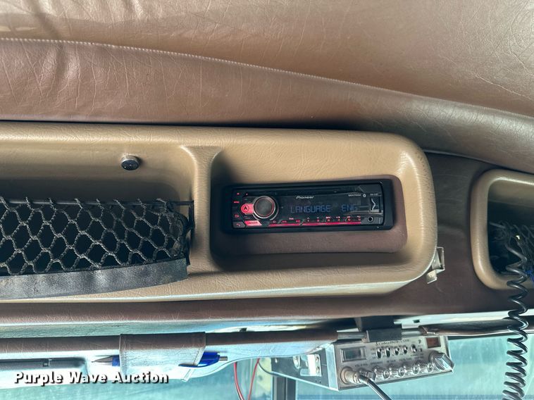 image for item EB2601 2000 Peterbilt 379 semi truck