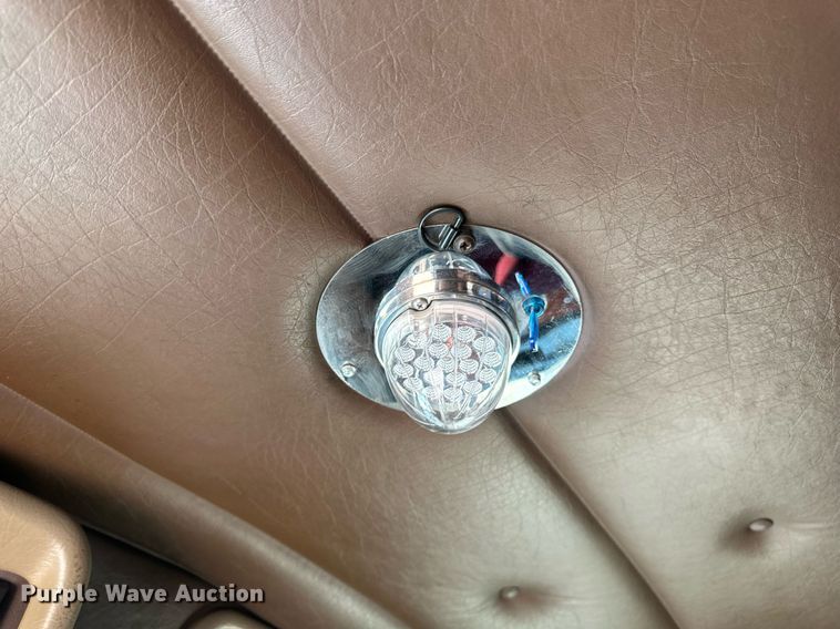 image for item EB2601 2000 Peterbilt 379 semi truck