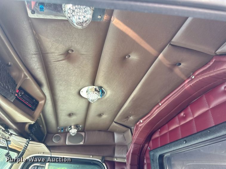 image for item EB2601 2000 Peterbilt 379 semi truck