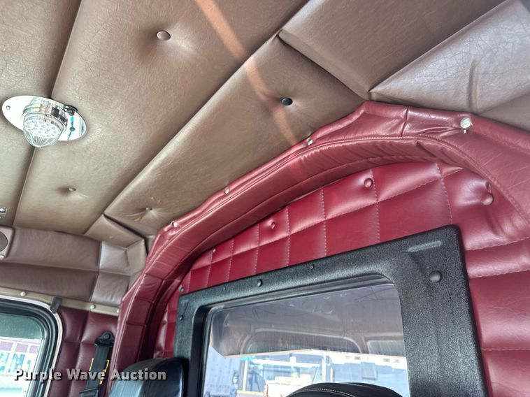 image for item EB2601 2000 Peterbilt 379 semi truck