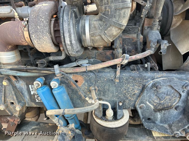 image for item EB2601 2000 Peterbilt 379 semi truck