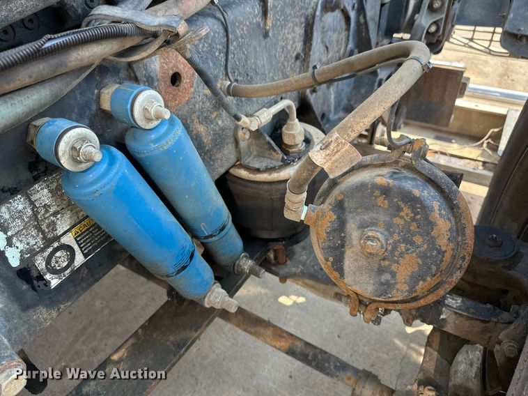 image for item EB2601 2000 Peterbilt 379 semi truck