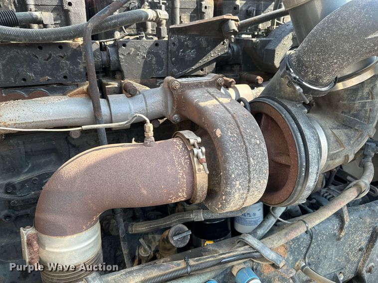 image for item EB2601 2000 Peterbilt 379 semi truck