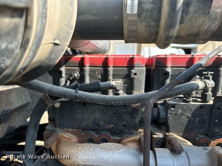 image for item EB2601 2000 Peterbilt 379 semi truck