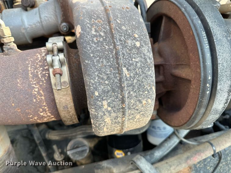 image for item EB2601 2000 Peterbilt 379 semi truck