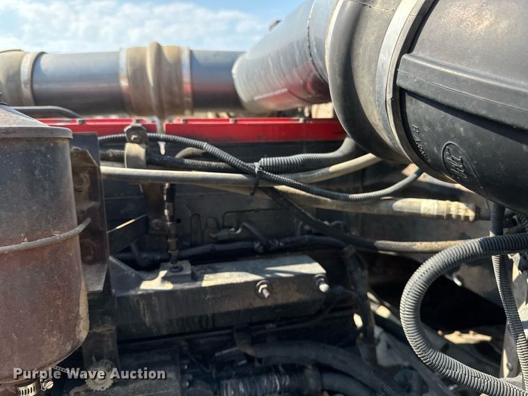 image for item EB2601 2000 Peterbilt 379 semi truck