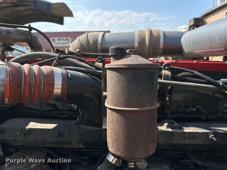 image for item EB2601 2000 Peterbilt 379 semi truck