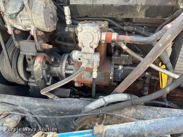 image for item EB2601 2000 Peterbilt 379 semi truck